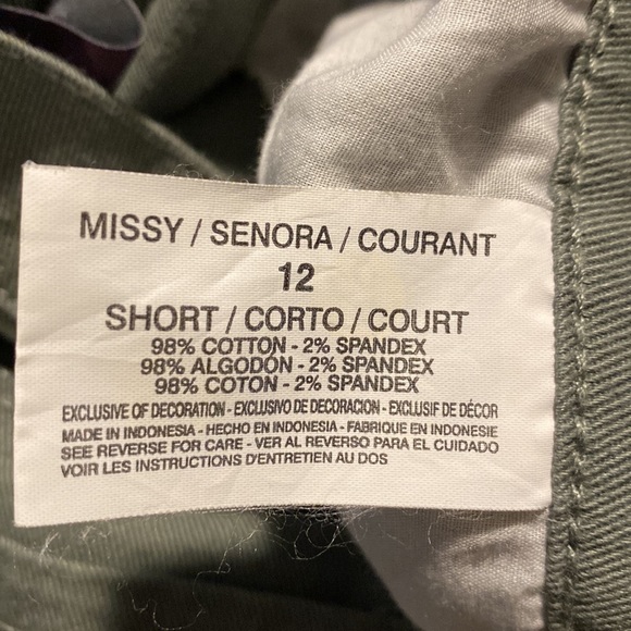 Gloria Vanderbilt Amanda Jeans size 12 Short - Picture 3 of 7